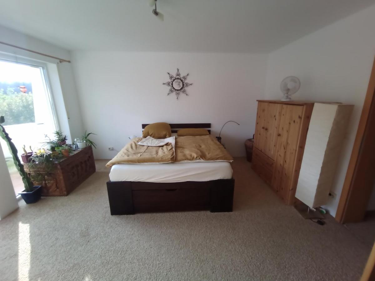 Grosses Zimmer Bad Kueche Wohnzimmer Terasse Garten Zentral Ruhig Landsberg am Lech Εξωτερικό φωτογραφία