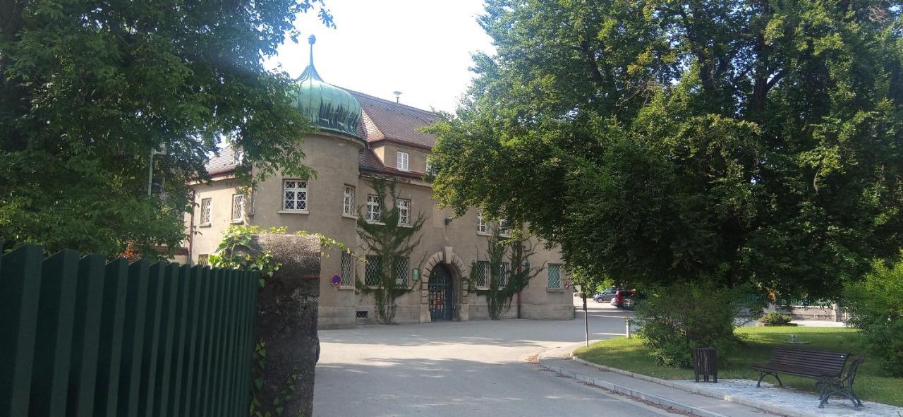 Grosses Zimmer Bad Kueche Wohnzimmer Terasse Garten Zentral Ruhig Landsberg am Lech Εξωτερικό φωτογραφία