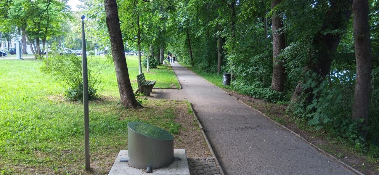 Grosses Zimmer Bad Kueche Wohnzimmer Terasse Garten Zentral Ruhig Landsberg am Lech Εξωτερικό φωτογραφία