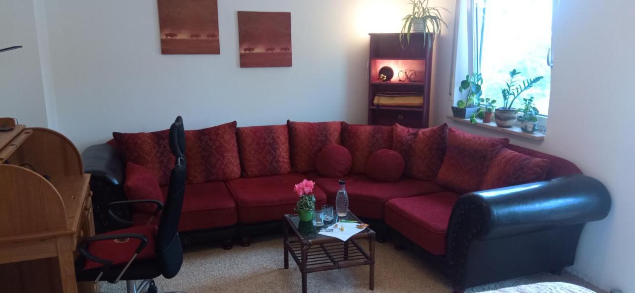 Grosses Zimmer Bad Kueche Wohnzimmer Terasse Garten Zentral Ruhig Landsberg am Lech Εξωτερικό φωτογραφία
